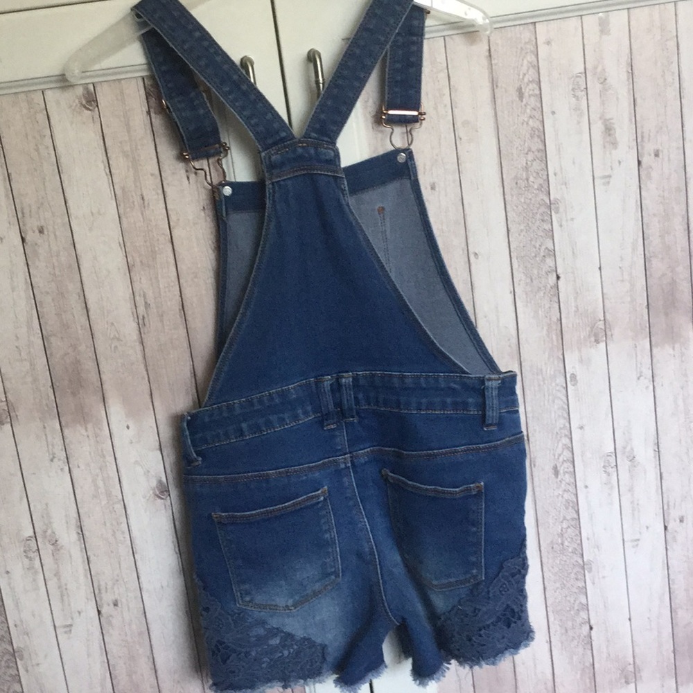 Overall - Picture 3 of 7